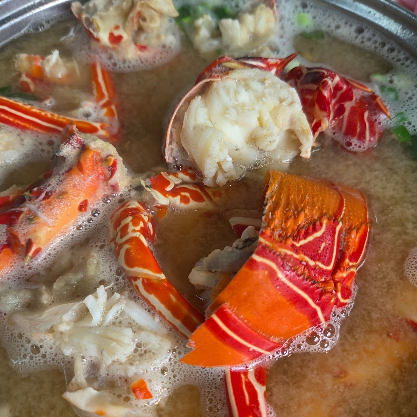漁港餐廳龍蝦湯料理近照